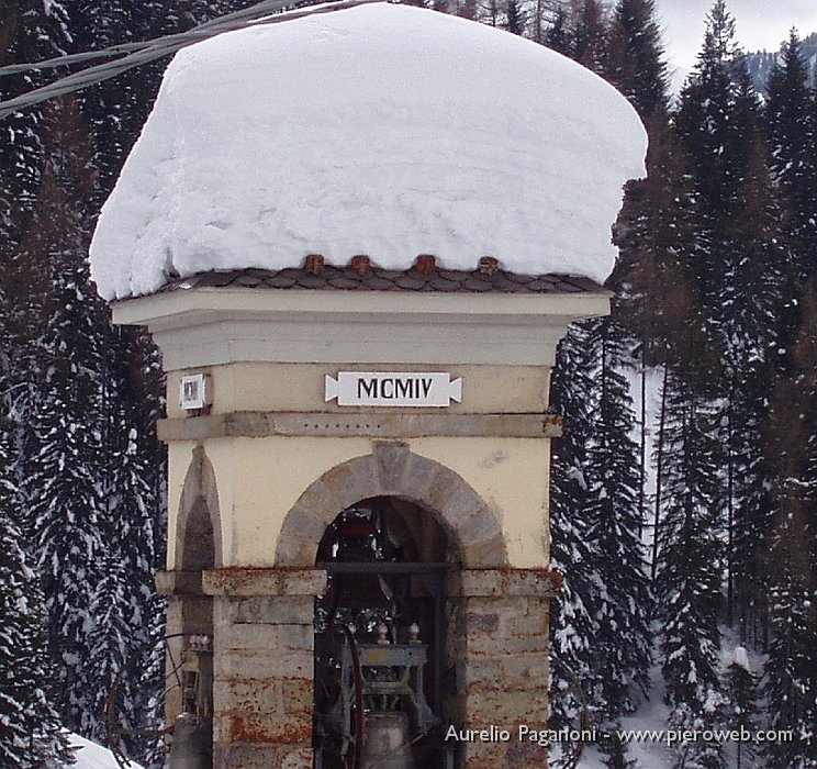 Particolare del campanile di Foppolo.JPG